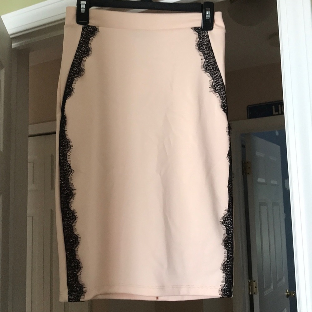 Light pink pencil skirt size M - NWT